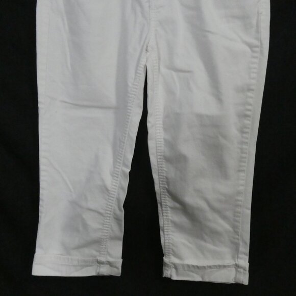 EARL JEANS | size 6 | Chic White Rolled Cuff Capris - Picture 7 of 16